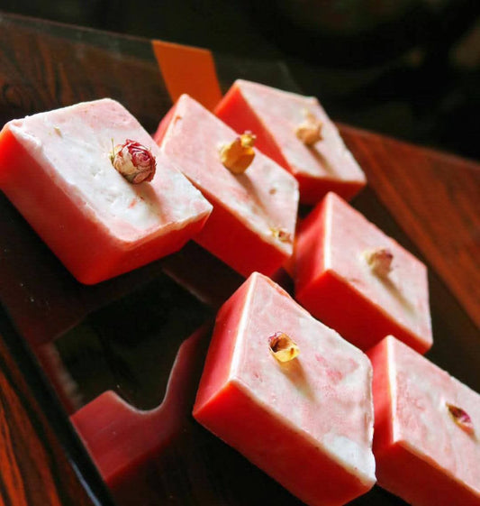 Skin whitening soap